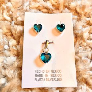 Orecchini e ciondolo in argento e zircone verde