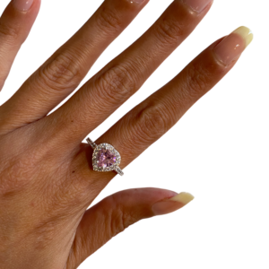 Anello in argento con cuore in cristallo zircone