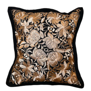 Cuscino Ricamato Con Filo Di Seta