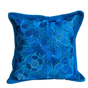 Cuscino Ricamato Con Filo Di Seta