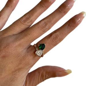 Anello regolabile fiore e cuore in argento .925 e zircone verde