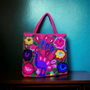 Shopper Jumbo rosa ricamata a mano