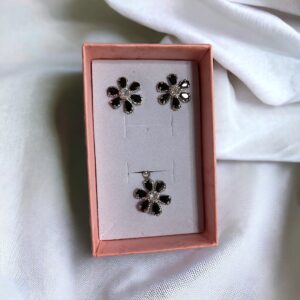 Set orecchini e ciondolo fiori zircone