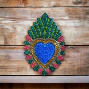 Cuore in alluminio lavorato e dipinto a mano
