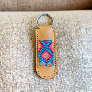 Portachiavi in pelle riciclata e canapa