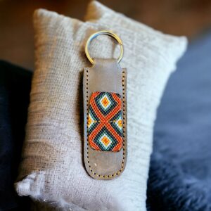 Portachiavi in pelle riciclata e canapa