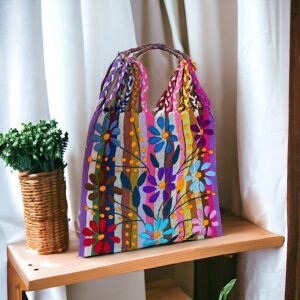 Borsa fatta su telaio e ricamata a mano