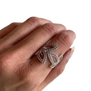 Anello regolabile foglie in argento .925 e zirconi
