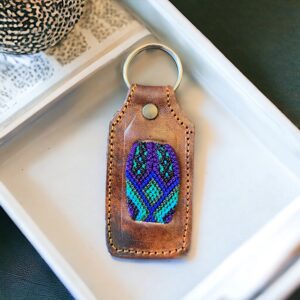 Portachiavi in pelle riciclata e canapa