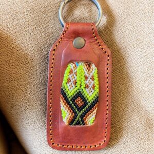 Portachiavi in pelle riciclata e canapa