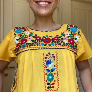 Vestito giallo fatto e ricamato a mano