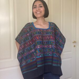 Huipil Tradizionale Ricamato a Mano – Taglia Unica