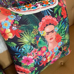 Cuscino Frida Kahlo con ricami a mano