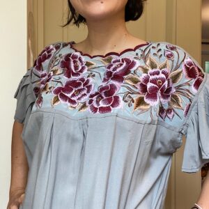 Maglia ricamata a mano taglia L/XL