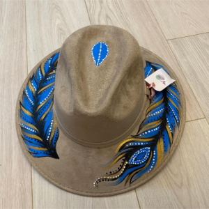 Cappello scamosciato dipinto a mano