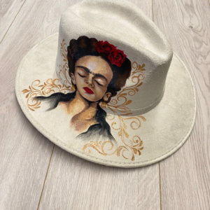 Cappello scamosciato dipinto a mano