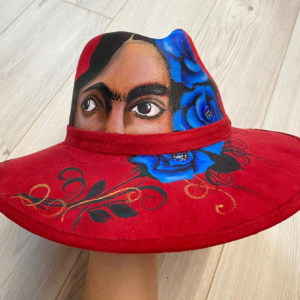 Cappello scamosciato dipinto a mano