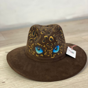 Cappello scamosciato dipinto a mano