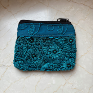 Portamonete ricamato a mano