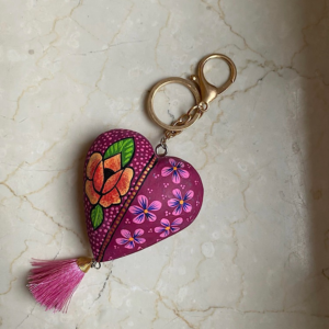 Portachiavi in legno fatto e dipinto a mano