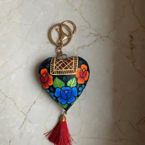 Portachiavi in legno fatto e dipinto a mano