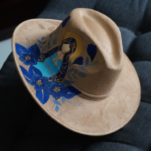 Cappello scamosciato dipinto a mano